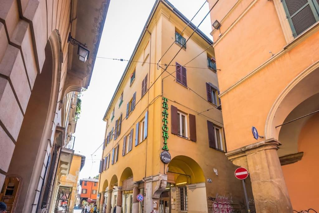 Old Town Via Marsala Apartment Bologna Bagian luar foto