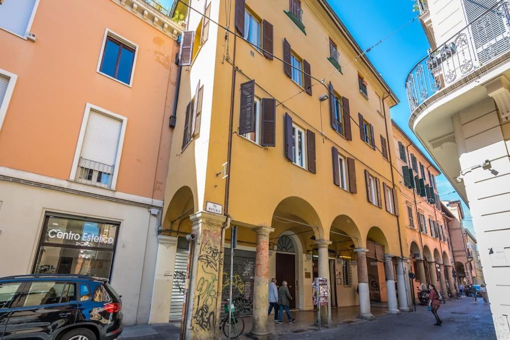 Old Town Via Marsala Apartment Bologna Bagian luar foto